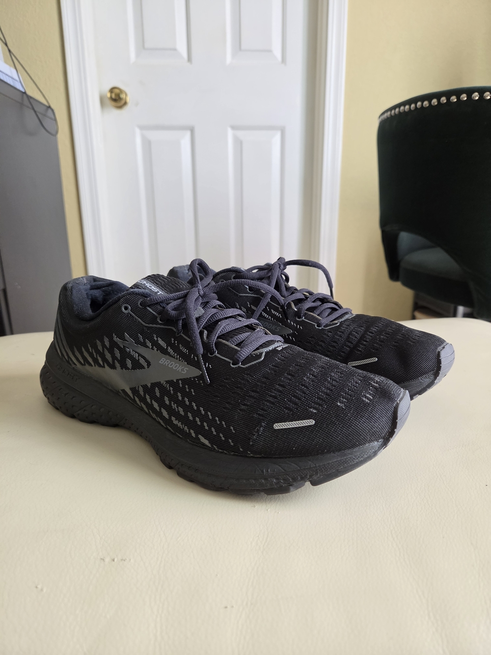 Brooks Ghost Running Shoes Black - Men’s Size 11 –